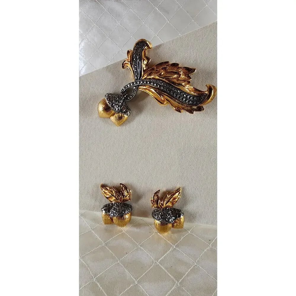 Vintage Avon Elegant Acorn Brooch Clip Earrings Set Gold Tone Faux Marcasite